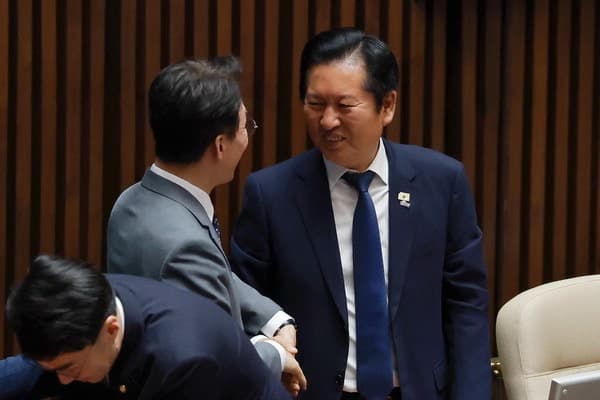 민주당, 지선 '반쪽 승리'에 '선거결과 해석전쟁'…친명계 "서울시장·평택 패배는 정청래 대표 탓"
