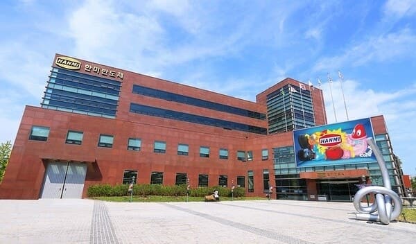 SK하이닉스, HBM4 생산 확대 위해 한미반도체에 442억 규모 TC본더 발주