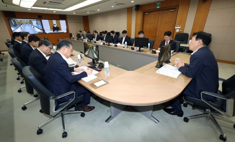 한국거래소, '검은 월요일' 우려에 긴급 시장점검회의 개최…증시 변동성 선제 대응