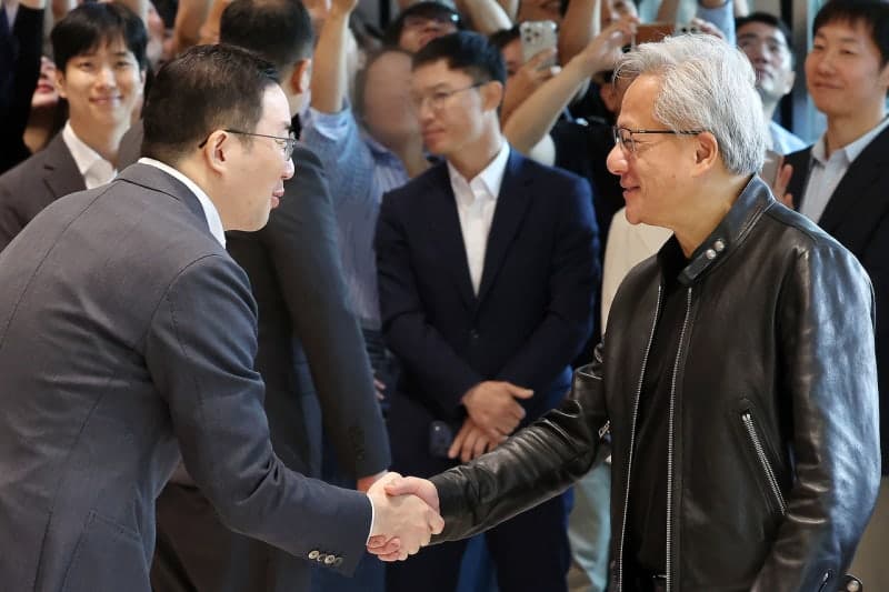 젠슨 황 "LG와 하나의 거대한 팀"…구광모 "AI 시대 가속 협력"