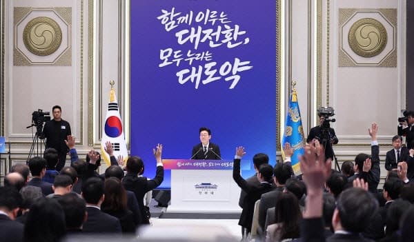 이 대통령, 오늘 취임 1주년 기자회견…'2년차 비전·4대 목표' 공개