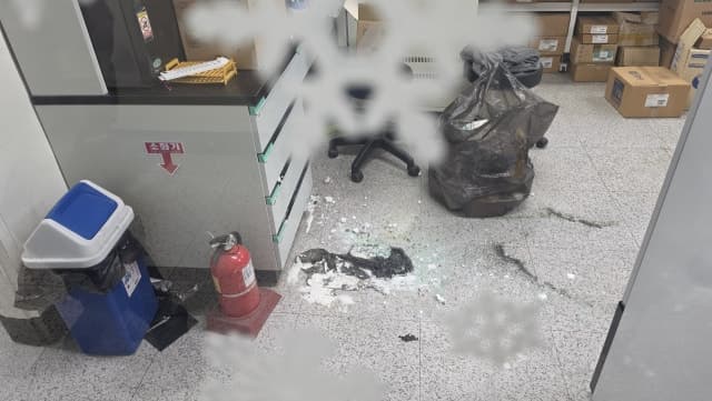 부산 대학 미생물 실험실서 수소화나트륨 폭발 사고…학생 1명 1도 화상