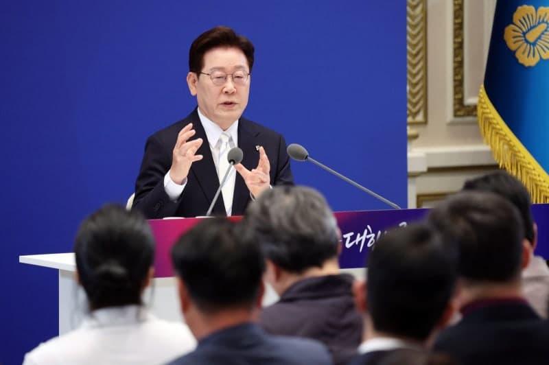 이재명 대통령 "공기업 지방이전 준비 중…이번엔 몰아서 보낼 생각"