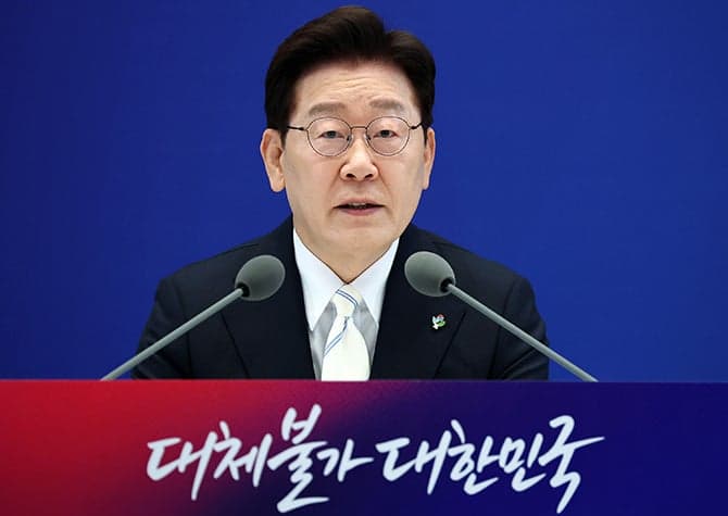 이재명 대통령, '대체불가 대한민국' K-이니셔티브 시대 선언