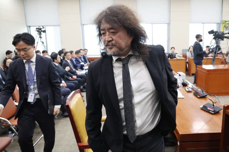 경찰, "공소취소 거래설" 장인수·김어준 고발한 시민단체 조사…"선거 끝나서야" 반발도