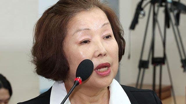'대선 댓글 여론조작' 리박스쿨 손효숙 대표, 첫 공판서 혐의 대부분 부인