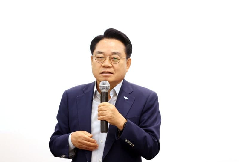 해양진흥공사 "HMM 매각보다 부산 이전 먼저"…안병길 사장 "산은과 얘기 없어"