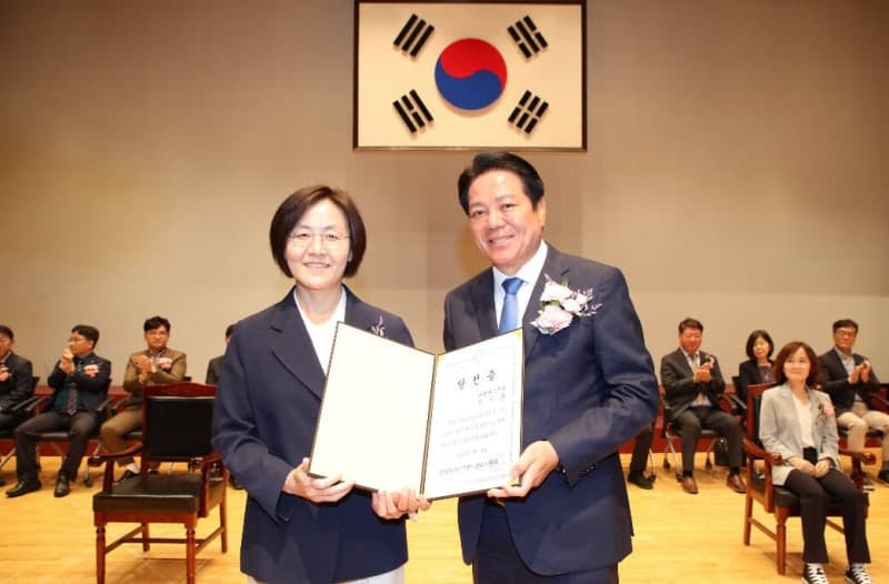 안양시, 제9회 전국동시지방선거 당선증 교부식 개최… 최대호 시장 "기쁨보다 책임감"