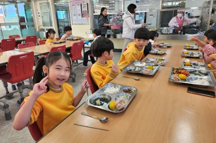 순창군 "친환경 농산물 학교급식, 만족도 96% 이상…군비로 지원"