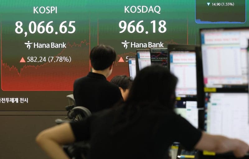 코스피, '검은 월요일' 딛고 8000선 회복...반도체주 강세