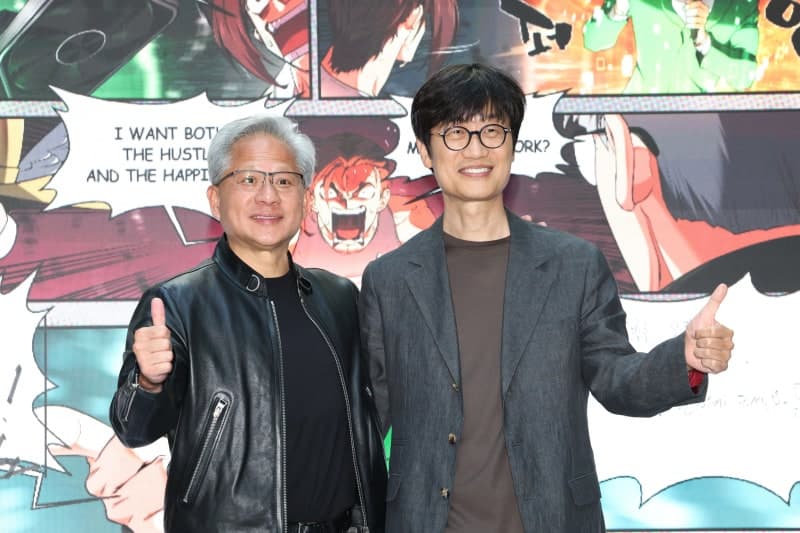 네이버, 엔비디아 손잡고 AI 팩토리 구축…하나증권 "성장성 확보" 목표가 40만원으로 상향