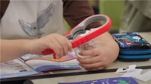 서울디자인재단, '모두를 위한 디자인' 교육 전국 확산…초등생 노안 체험