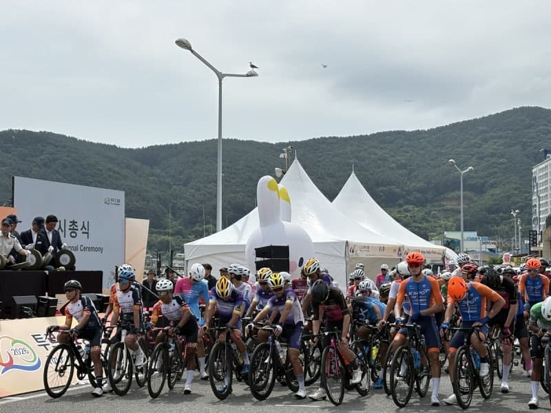 이순신 승전길 따라 530km 은빛 질주…'투르 드 경남' 개막