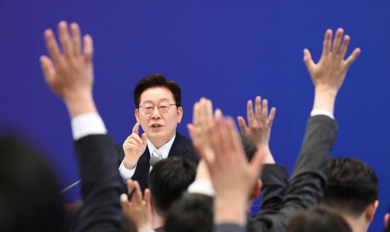 李대통령 "선거 이길 곳 지면 성공 아냐" 발언, 민주 당권경쟁 미묘한 파장