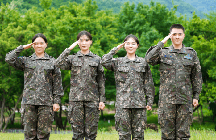 하늘, 땅, 바다에서 조국수호 4남매 부사관 "나라 지키는 우리는 부모님의 자랑"