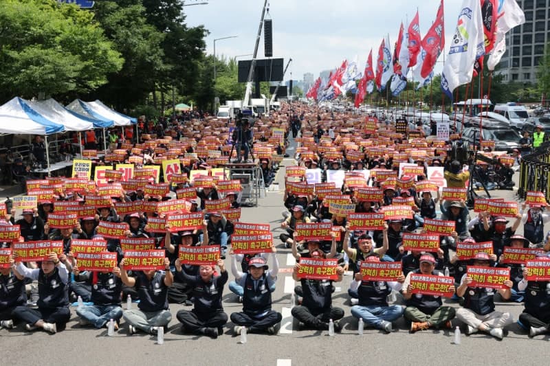 레미콘 운송단가 '4200원' 인상 잠정 합의…수도권 건설현장 '숨통' 트이나