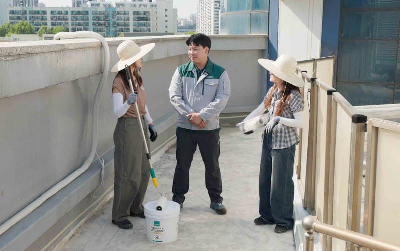"옥상 열 식힌다" 노루페인트, 복지관에 '차열 방수페인트' 지원