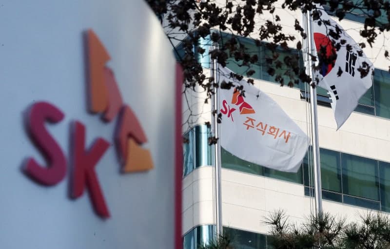"새 판 짠다" SK그룹·KKR '빅딜'에 SK이터닉스 상한가…신재생에너지주 동반 강세