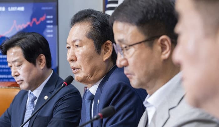정청래 "이 대통령 지선 평가에 공감…반성할 것은 반성하겠다"