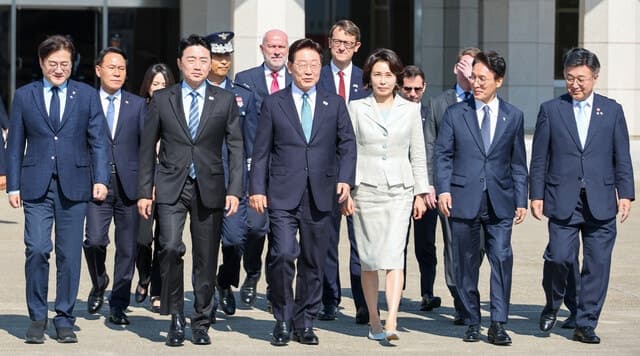 청와대 "김민석 총리 순방 환송 참석, 정치적 해석 적절치 않아"