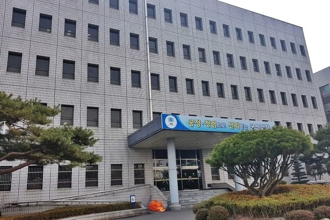 검찰, '직원이 자잿값 수억원 편취' 군산 美공군기지 압수수색…납품 비리 의혹