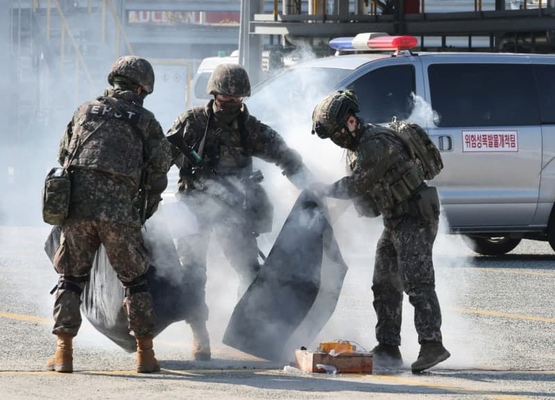 춘천 공사장서 81mm 박격포 불발탄 발견…군 당국 안전 수거