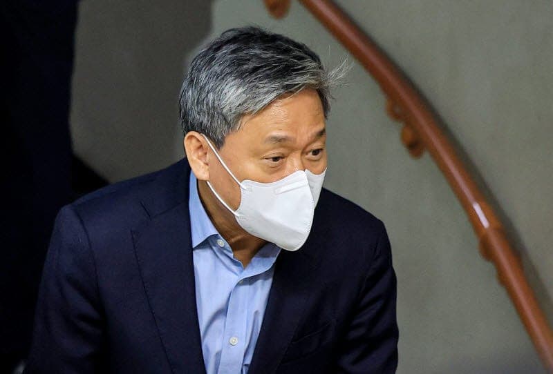 '배임 혐의' 김성수 전 카카오엔터 대표, 2심도 무죄