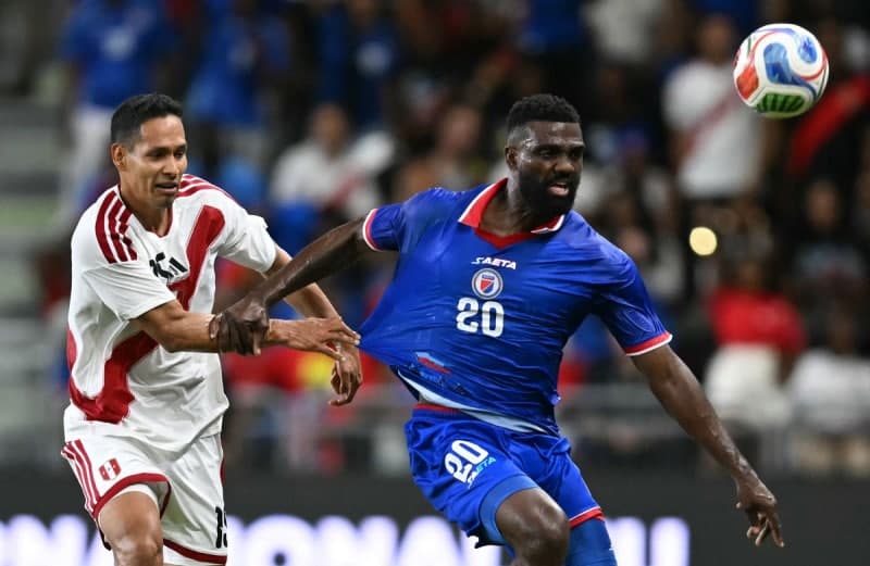 “전투 이미지 안 돼!” 아이티, 월드컵 개막 직전 유니폼 디자인 변경…FIFA 규정 위반