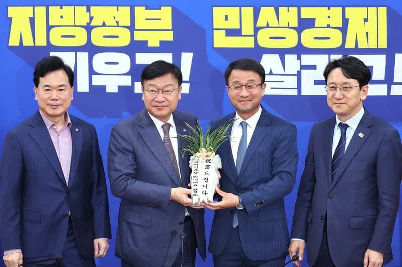 한병도 "빨리하자" 정점식 "巨與 양보하라"…여야 원내대표 '원구성' 탐색전