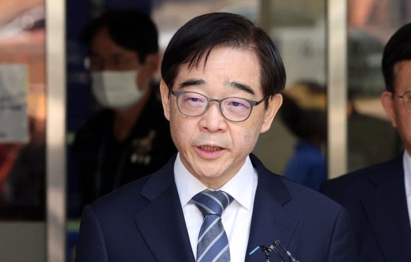 '화천대유 무등록 고문 활동' 권순일 전 대법관 1심 공소기각…"검찰 수사권한 없다"