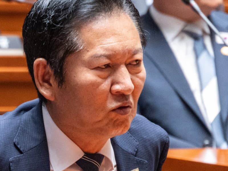 정청래 면전서 "대표 사퇴해야"…與 의총서 봇물 터진 '정청래 사퇴론'