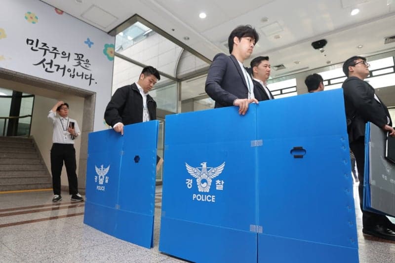 서울 8개 선관위, 선거 한 달 전 '투표용지 감축' 날치기 서면 의결로 투표지 인쇄 줄여