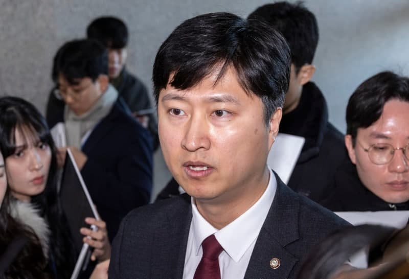 지방선거 후폭풍, 여야 대표 사퇴론 격화…당권 경쟁 본격화