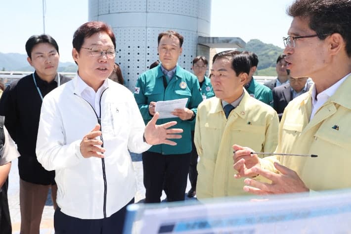 박완수 경남지사, 낙동강 녹조 현장 점검 "도민 먹는 물 안전 최우선"