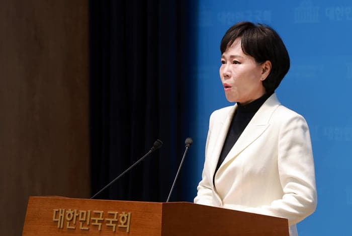 정청래 '좌표찍기'에 전현희 "밤새 욕설…1인1표제 보완, 누구나 공감"