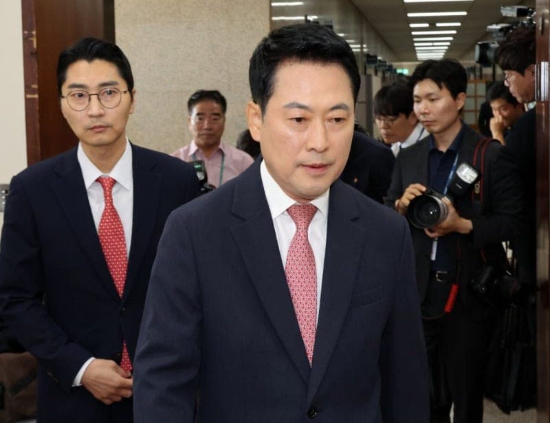 장동혁 "이겼다" 여론조사 꺼내자…"당신 공 아니다" 반발, "내가 정신 승리? 그들이 정신 패배"