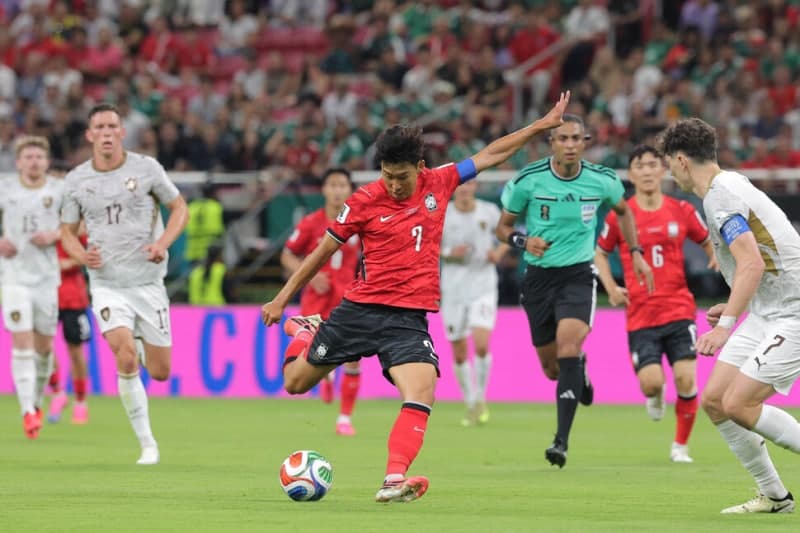 손흥민 슈팅에도 열리지 않은 체코 골문…한국, 전반전 0-0 마감