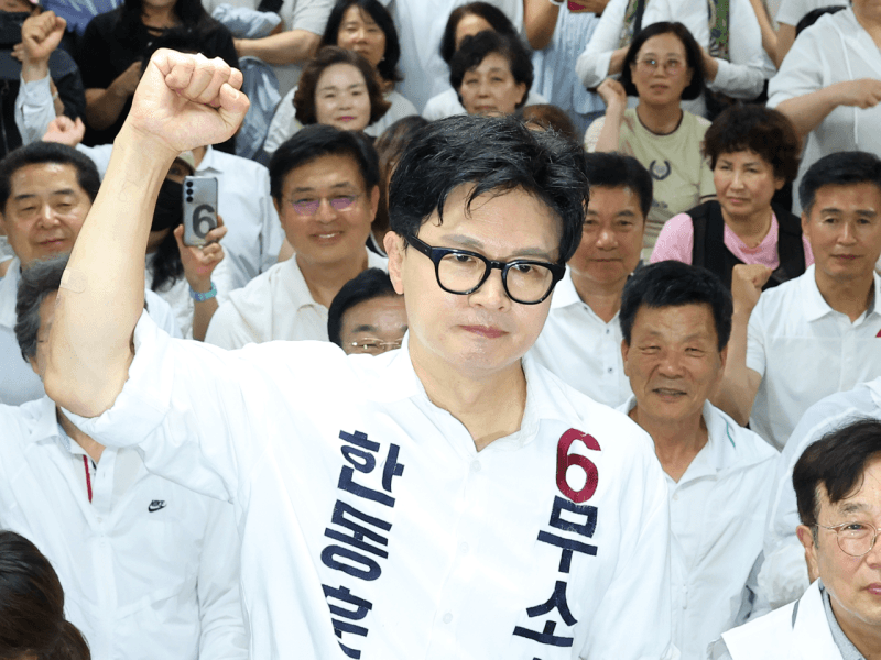 “결혼식 꼭 갈게요” 한동훈, 청년과의 약속 지켰다