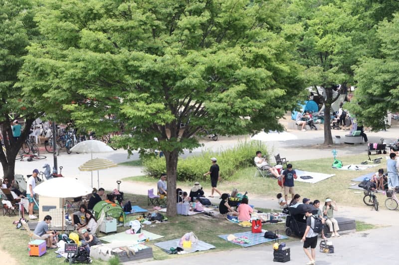 낮 최고 32도 무더위 계속…전라권 내륙 오후 한때 소나기