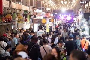 '먹고 보고 즐기고'…구미 달달한 낭만야시장, 첫 주말 5만 명 인산인해