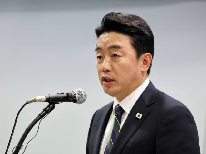 강훈식 "국회 통과 못한 법안 점검하라…국민 체감 변화 속도 높여야"