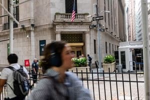 "전쟁 끝난다" 美·이란 합의 발표에 국제유가 4%대 급락…WTI 4.8%↓