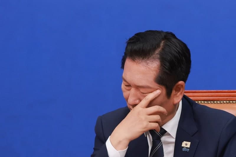 민주당, 국힘에 지지율 역전 "책임 통감…내부 불협화음 인정"