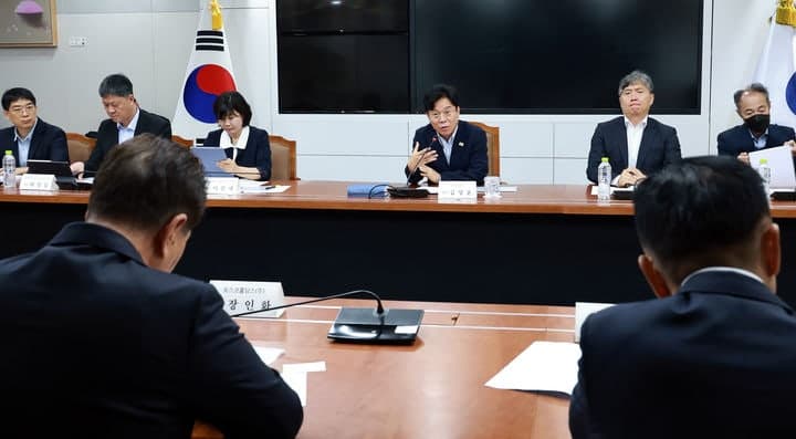 김영훈 장관, '중대재해 반복' 포스코에 "안전투자 늘리고 특별 대책 마련해야"