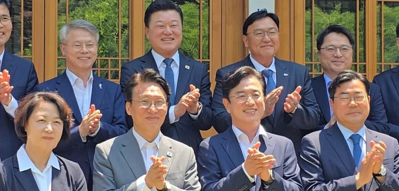 허태정 대전시장 당선인 "2차 공공기관 이전, 대전 포함돼야" 김민석 국무총리에게 건의