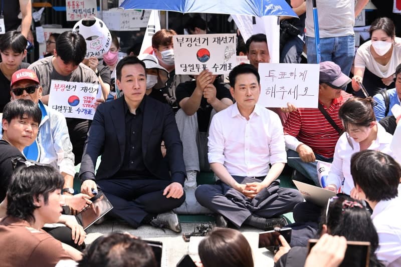 장동혁 거취, 의총서 풀릴까…"지도부 모욕은 국민 모욕" 버티기 돌입