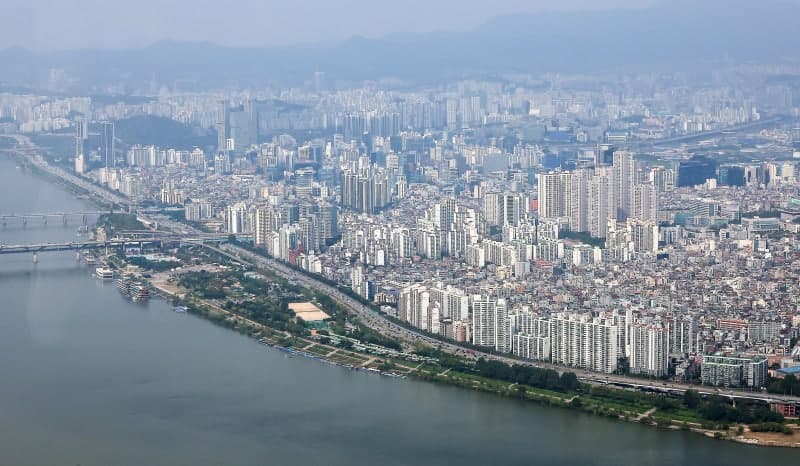 서울 아파트 전셋값 한달 새 1% 넘게 올라…평균 집값 10억 돌파