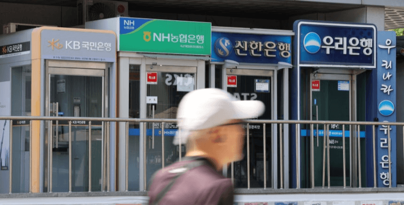 KB금융 7% 상승, 대출 증가와 금리 인상 기대감에 금융주 동반 강세