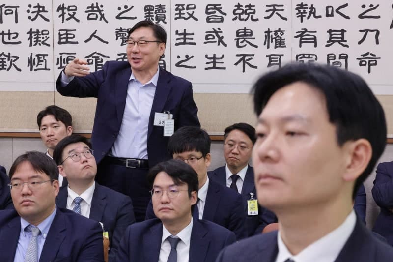 이화영 동료 재소자 "검찰 조사 중 검사가 따라준 술과 회 먹었다" 증언