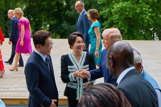 G7 한미 정상, 한반도 평화 논의…트럼프 '피스메이커' 역할 화답